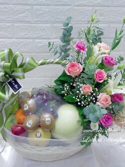 กระเช้าผลไม้ดอกไม้