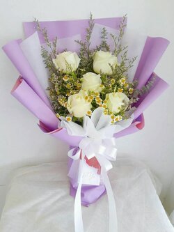 ช่อดอกกุหลาบและเดซี่