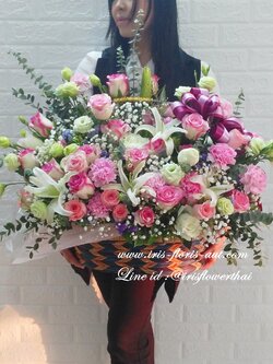 กระเช้าดอกไม้สด