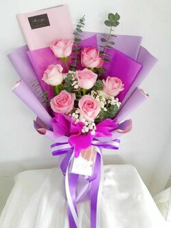 ช่อดอกกุหลาบ 7 ดอก