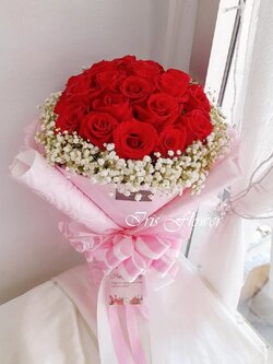 ช่อดอกกุหลาบสีแดง