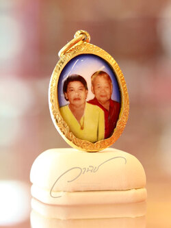 รับทำล็อคเก็ตหินเลี่ยมกรอบทองคำ #ให้เราช่วยสร้างความทรงจำดีๆผ่านชิ้นงานให้กับคุณ