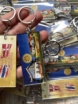 พวงกุญแจอะคริลิคแบบประกบ สีเหลี่ยม วงกลม