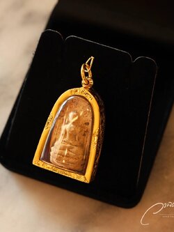 รับเลี่ยมพระ กรอบทองกันน้ำ รอรับได้เลย (1-2 ชั่วโมง) หน้าร้านอยู่ในตัวเมืองอยุธยา