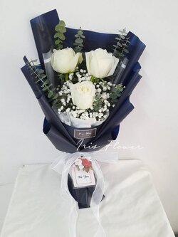 ช่อดอกกุหลาบ 3 ดอก
