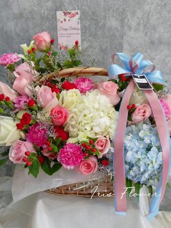 กระเช้าดอกไม้สด