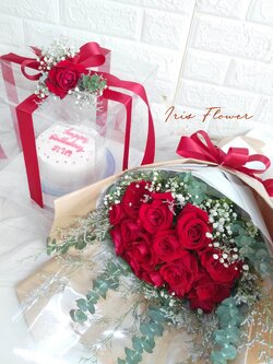 ็็HBD Set ช่อดอกกุหลาบและเค้ก