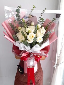 ช่อดอกกุหลาบและไรเซนทัส