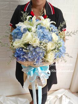 ช่อดอกไฮเดรนเยีย ลิลลี่ กุหลาบ