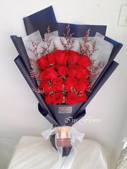 ช่อดอกกุหลาบแดง