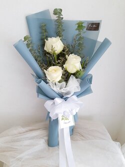 ช่อดอกกุหลาบ 3 ดอก