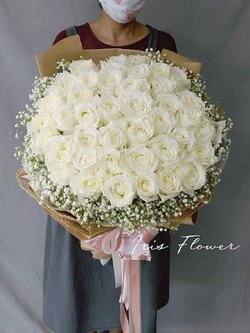 ช่อดอกกุหลาบสีขาว 40 ดอก