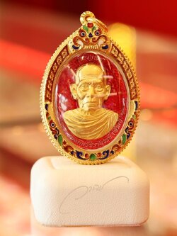 รับเลี่ยมกรอบทอง ตลับทอง เหรียญหลวงพ่อพัฒน์ และพระทรงอื่นๆ รอรับได้เลย หรืองานสั่งทำพิเศษ ร้านเลี่ยมพระอยุธยา