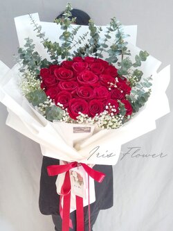 ช่อดอกกุหลาบสีแดง 20 ดอก