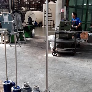 เครื่องกวน ผสม เคมี สี และ ของเหลว ขนาด 0.5 Hp. แบบ 500 ลิตร 380V