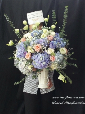 แจกันดอกไฮเดรนเยีย