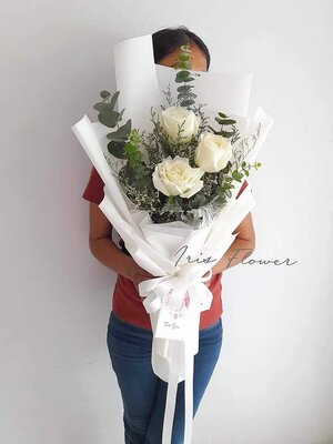 ช่อดอกกุหลาบ 3 ดอก