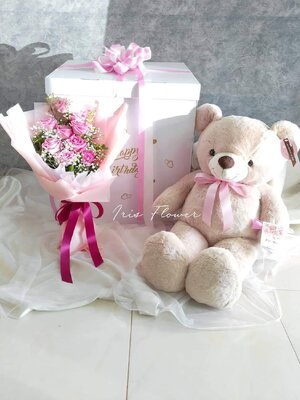 Gift Box Set ตุ๊กหมี 70 cm. และช่อดอกกุหลาบ