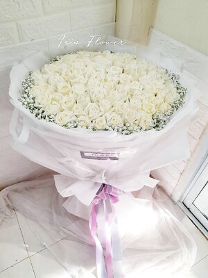 ช่อดอกกุหลาบขาว 100 ดอก