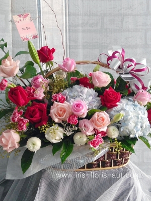 กระเช้าดอกไม้สด