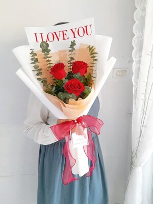 ช่อดอกกุหลาบ I LOVE YOU สีแดง