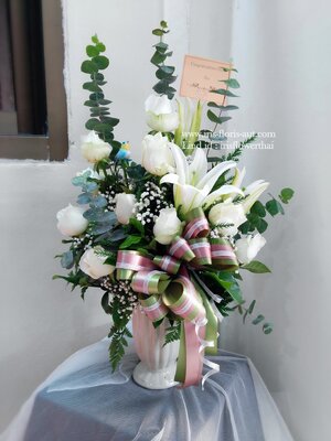 แจกันดอกกุหลาบ ลิลลี่