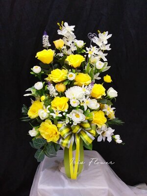 แจกันดอกไม้ประดิษฐ์