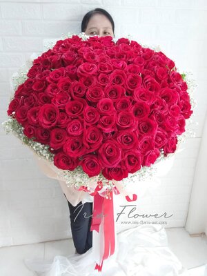 ช่อดอกกุหลาบ 100 ดอก