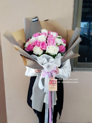 ช่อดอกกุหลาบขาว-ชมพู