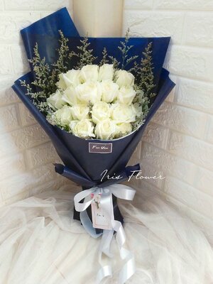 ช่อดอกกุหลาบสีขาว