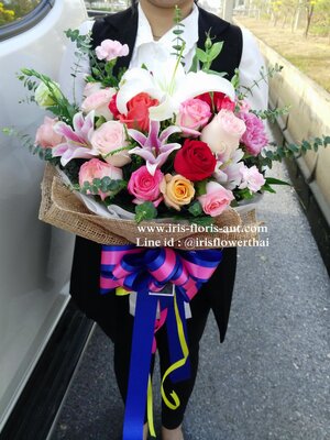 ช่อดอกกุหลาบหลากสี