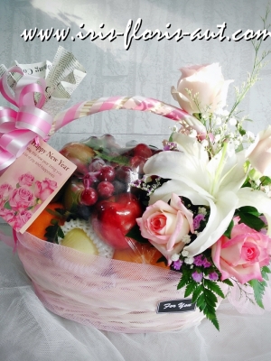 กระเช้าผลไม้ดอกไม้