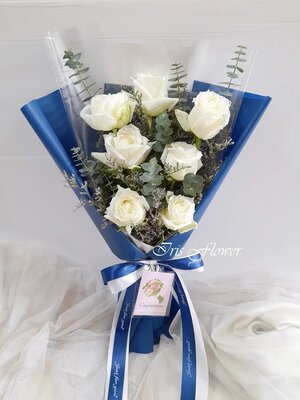 ช่อดอกกุหลาบ 7 ดอก