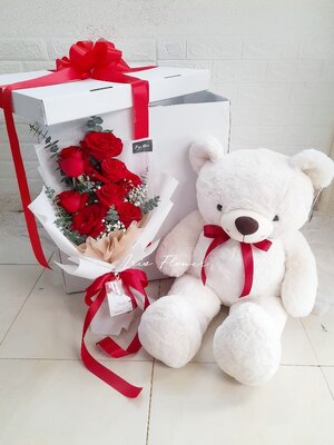 Gift Box Set ตุ๊กหมี 70 cm. และช่อดอกกุหลาบ