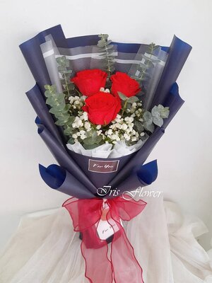 ช่อดอกกุหลาบ 3 ดอก