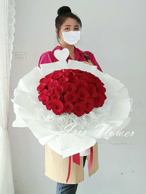 ช่อดอกกุหลาบสีแดง (ช่อสามารถตั้งได้ค่ะ)