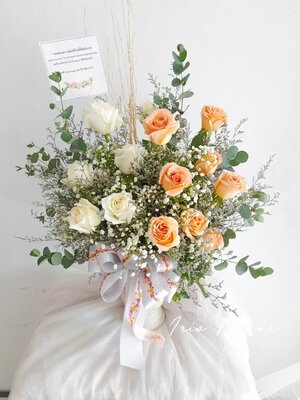 แจกันดดอกกุหลาบ