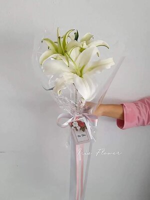 ช่อดอกลิลลี่