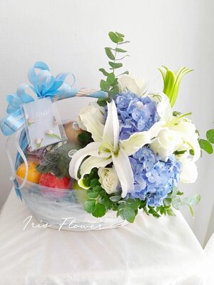 กระเช้าผลไม้ดอกไม้