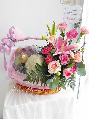 กระเช้าผลไม้ดอกไม้