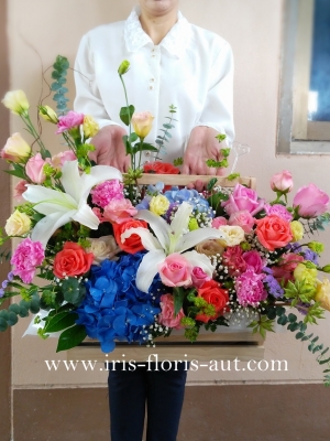 กระเช้าดอกไม้ ไฮเดรนเยียร ลิลลี่ กุหลาบ