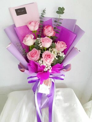 ช่อดอกกุหลาบ 7 ดอก