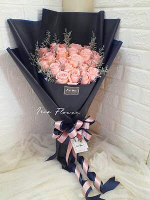 ช่อดอกกุหลาบสีโอโรส