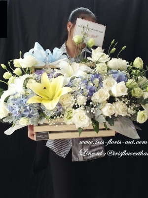 กระเช้าดอกไฮเดรนเยียร ลิลลี่ กุหลาบ