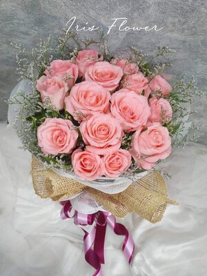 ช่อดอกกุหลาบสีโอโรส