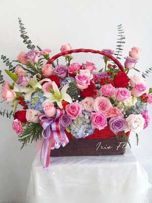 กระเช้าดอกไม้สด