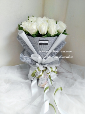 ช่อดอกกุหลาบสีขาว