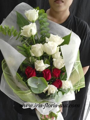 ช่อดอกกุหลาบขาว แดง