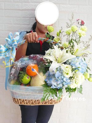 กระเช้าผลไม้ดอกไม้