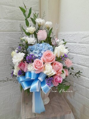 แจกันดอกไฮเดรนเยีย